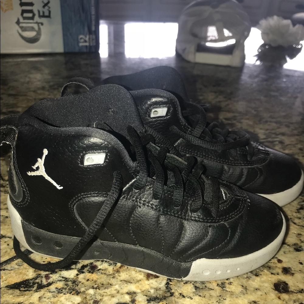 Baseball shoes